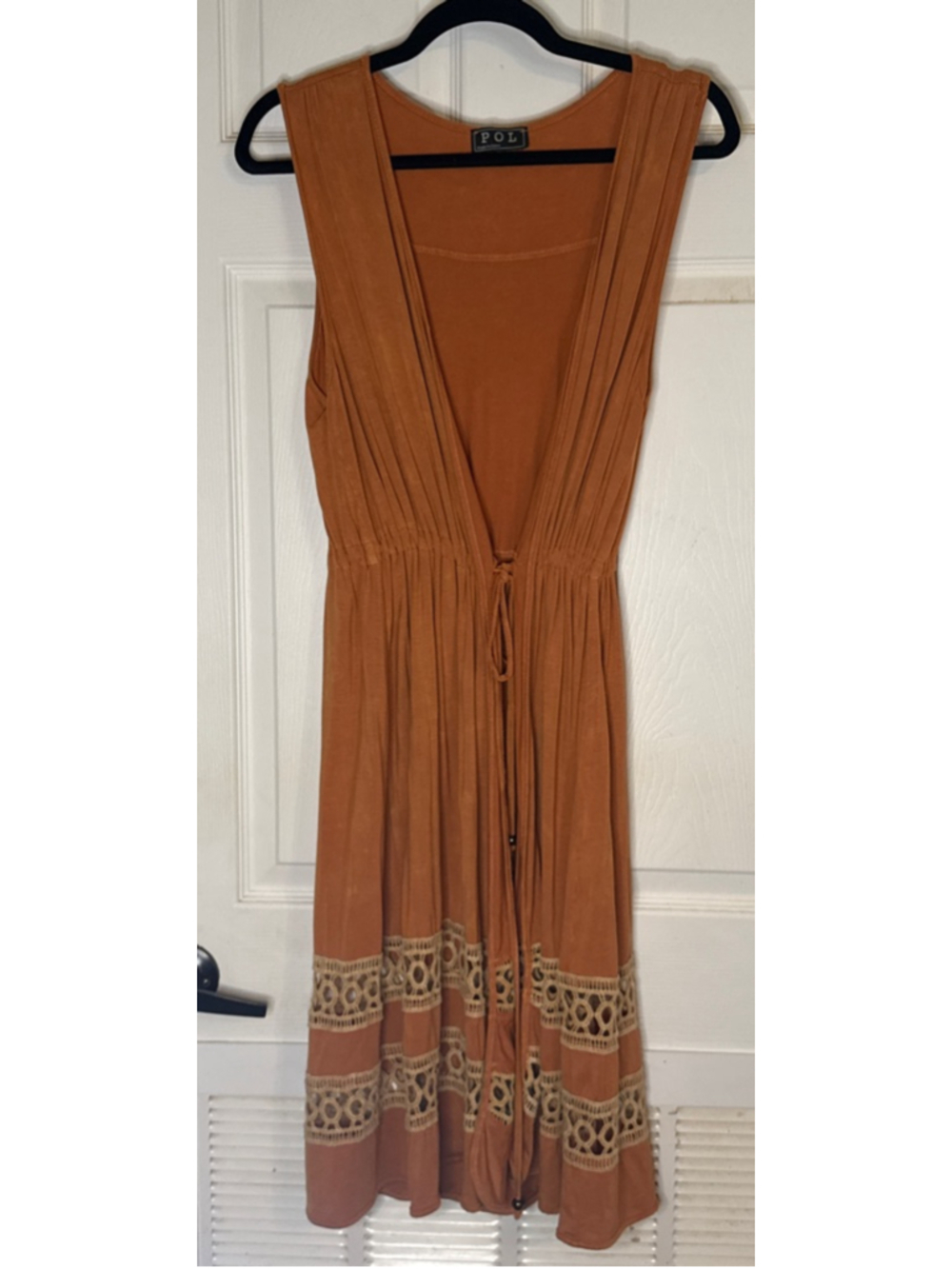 POL Rust Duster with Beige Crochet Trim